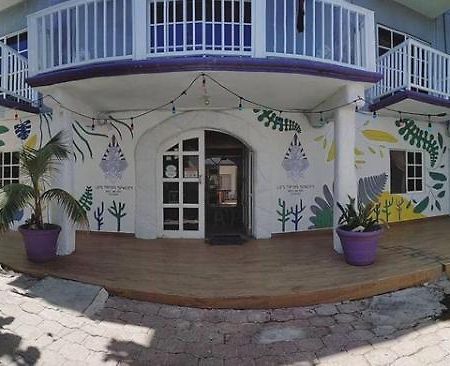 Les Trois Singes - Friendly Hostel Isla Mujeres Kültér fotó