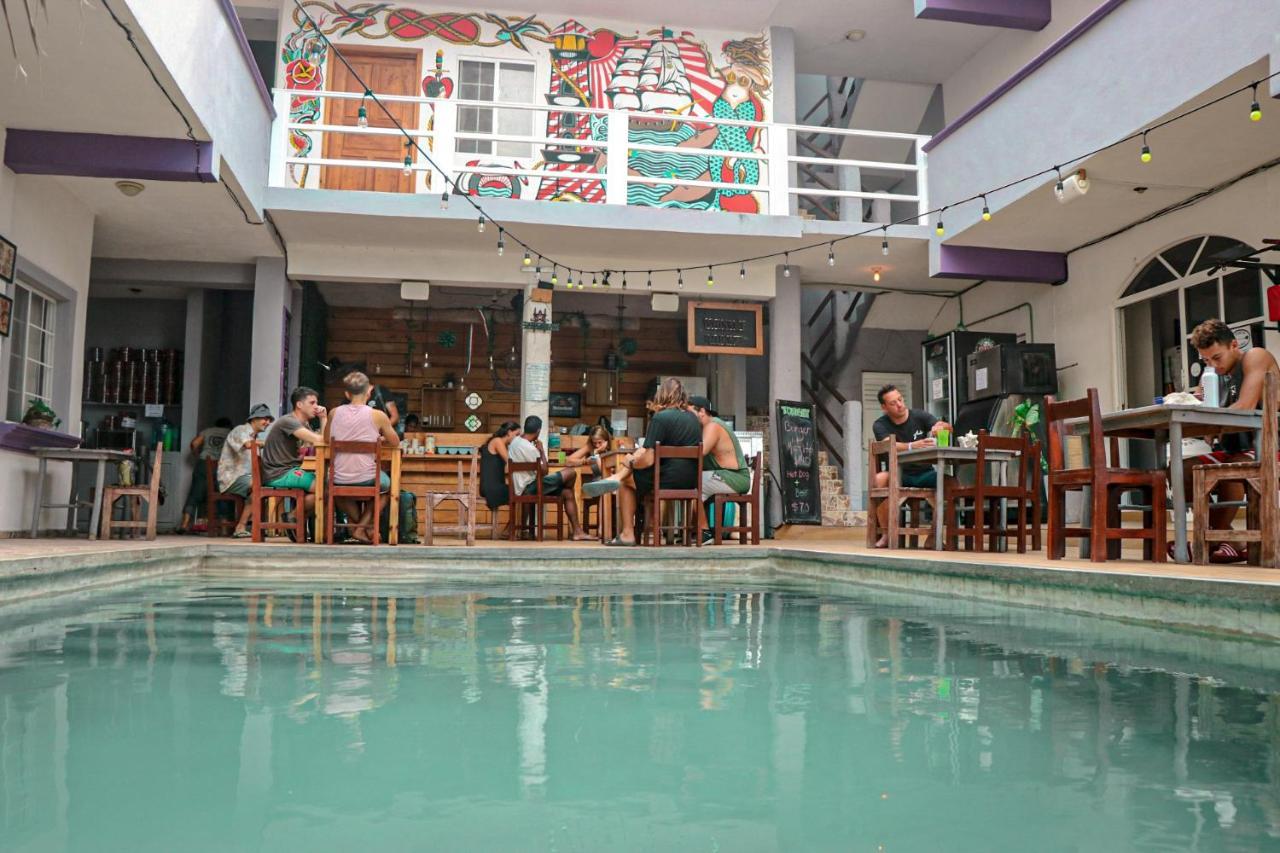 Les Trois Singes - Friendly Hostel Isla Mujeres Kültér fotó