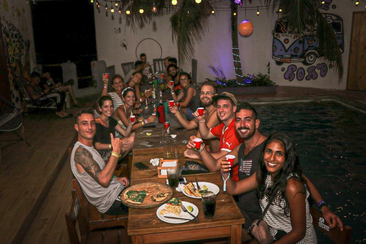 Les Trois Singes - Friendly Hostel Isla Mujeres Kültér fotó